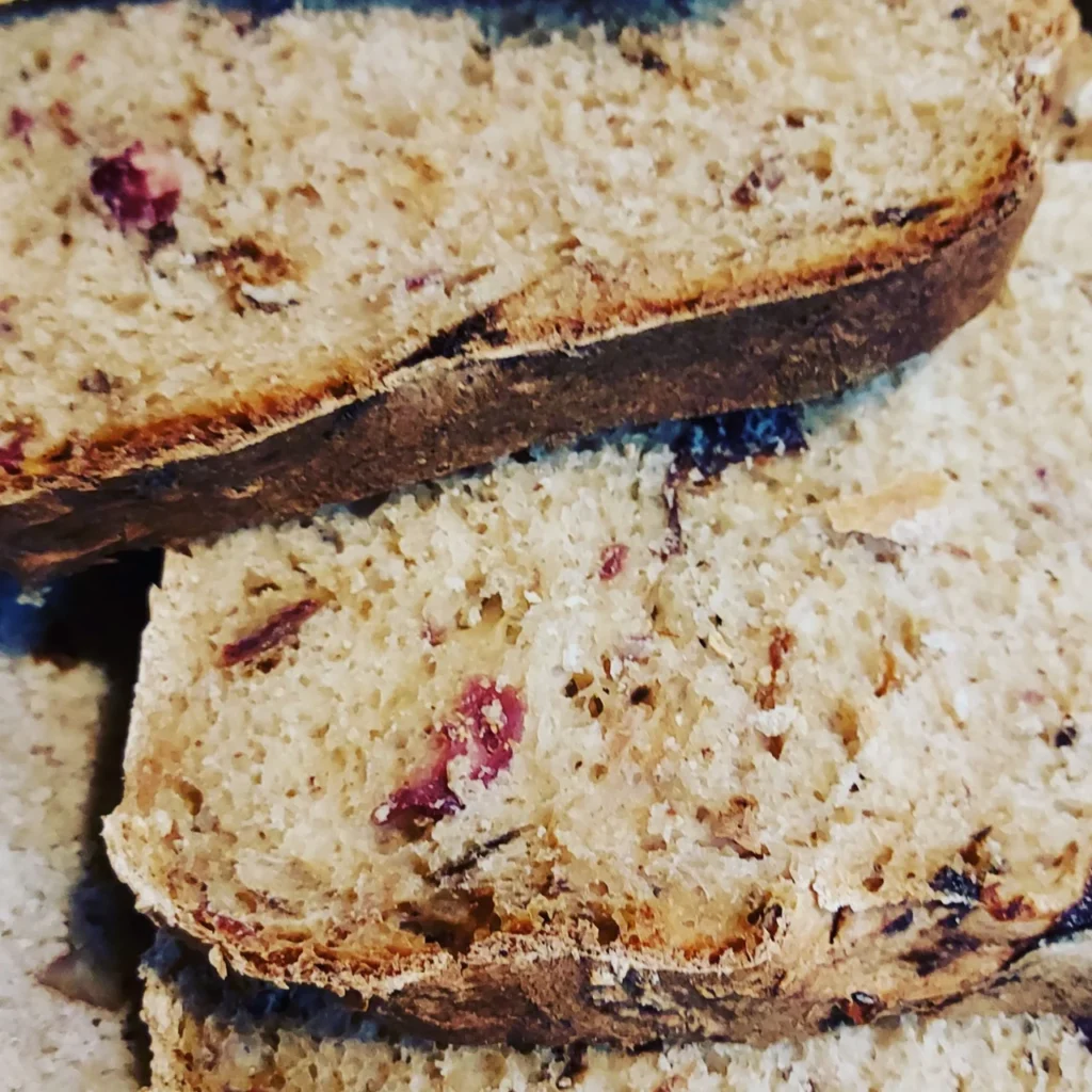Pan de desayuno recién cortado