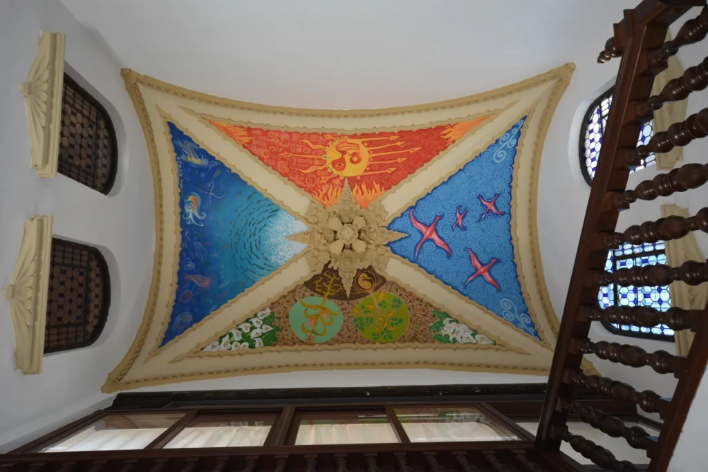 Bóveda principal pintada con los cuatro elementos · Casa de los Azulejos Hotel Boutique